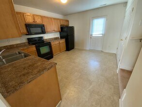 200 Bridgewood Dr in Jacksonville, NC - Building Photo - Building Photo