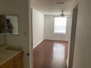 11241 W Atlantic Blvd, Unit 104 in Coral Springs, FL - Building Photo - Building Photo