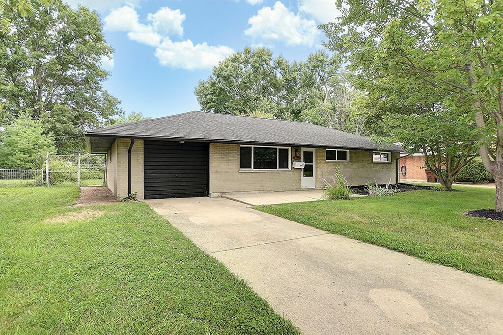 3813 Utica Dr in Dayton, OH - Foto de edificio