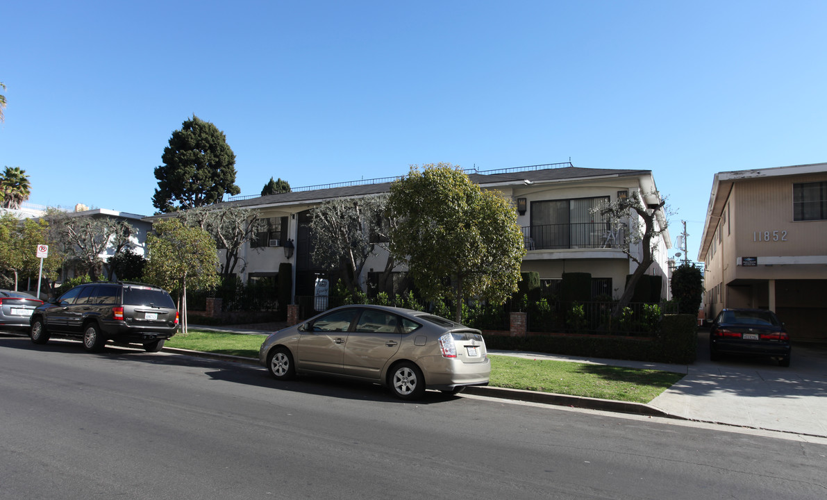 11840 Gorham Ave in Los Angeles, CA - Building Photo