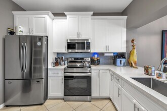 6407 Bella Cir in Boynton Beach, FL - Building Photo - Building Photo