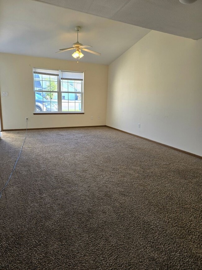 5717-5719-5719 Canaveral Dr in Columbia, MO - Building Photo - Building Photo