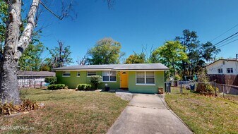 370 Gwinnett Rd in Orange Park, FL - Building Photo