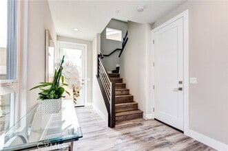 2068 Maple Ave in Costa Mesa, CA - Building Photo - Building Photo