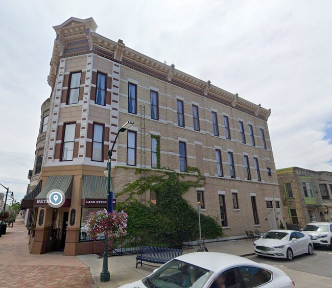 107 W Lexington Ave, Unit 107 West Lexington Avenue in Elkhart, IN - Foto de edificio - Building Photo