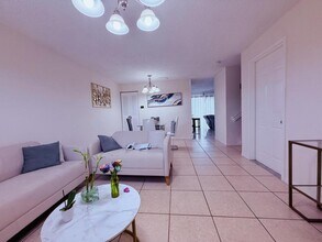 8431 NW 188th Terrace in Hialeah, FL - Building Photo - Building Photo