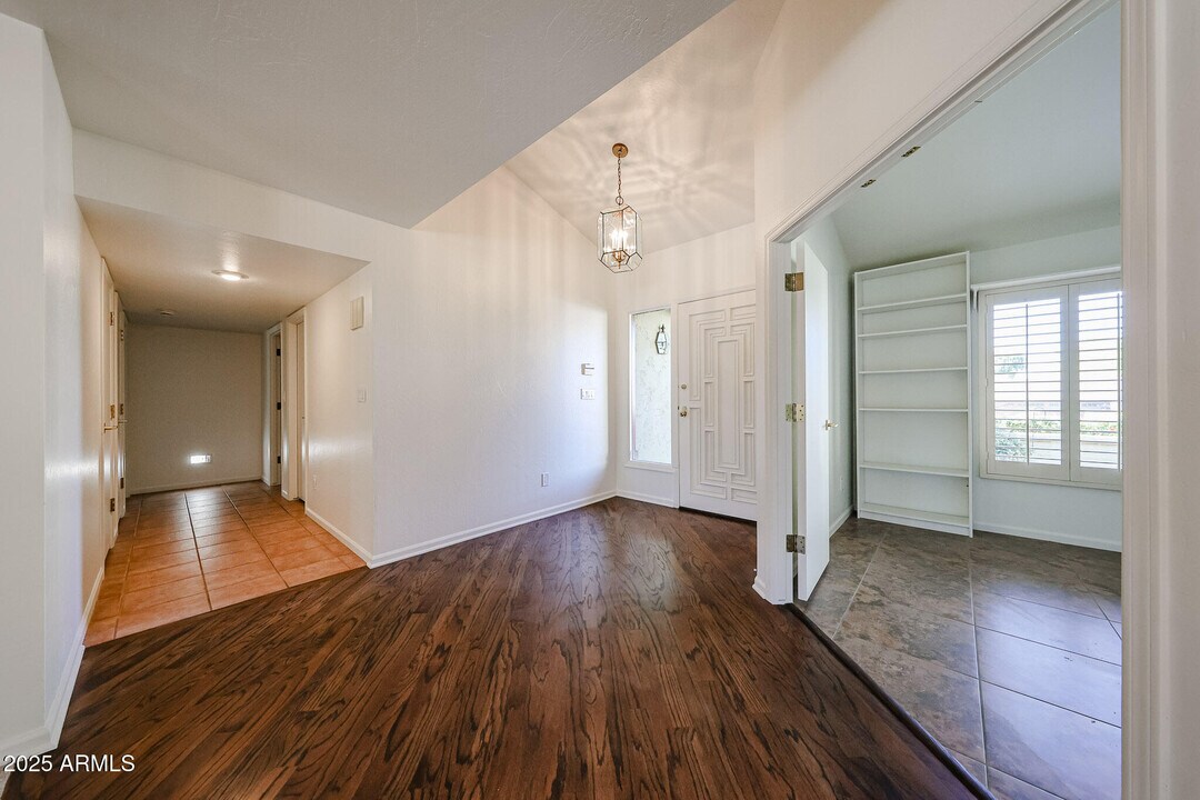 8308 E Vista De Valle in Scottsdale, AZ - Building Photo