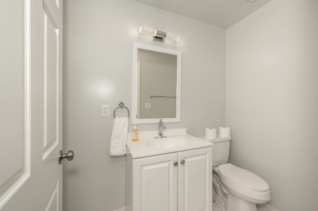 726 Madison Ave, Unit 2 in Covington, KY - Building Photo - Building Photo