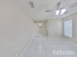 2550 Mill Run Blvd in Kissimmee, FL - Foto de edificio - Building Photo