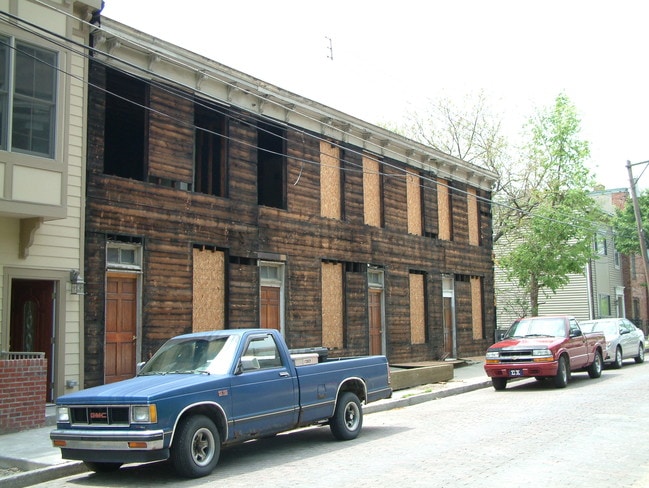 375 Oregon St