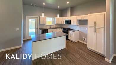 605 Remington Ave in Jones, OK - Building Photo - Building Photo