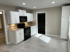 708 Spruce St in Nixa, MO - Building Photo - Building Photo