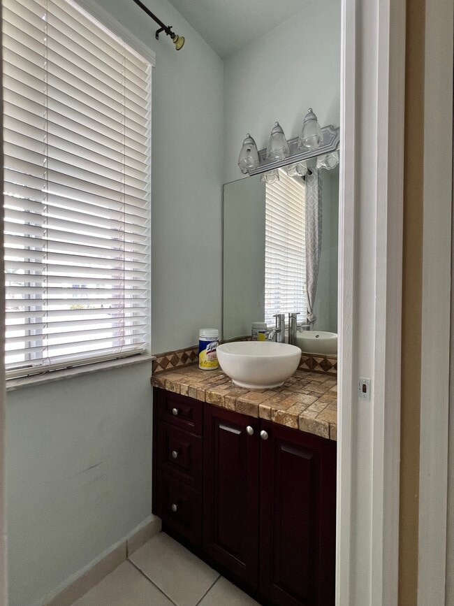 6900 NW 174th Terrace in Hialeah, FL - Building Photo - Building Photo