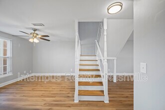 1301 Neelys Bend Rd in Nashville, TN - Building Photo - Building Photo