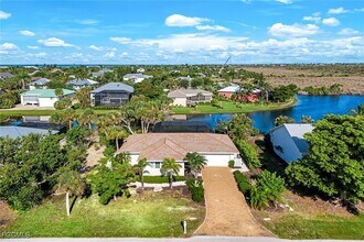 707 Durion Ct in Sanibel, FL - Building Photo - Building Photo