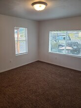 239 W State St in Mossyrock, WA - Building Photo - Building Photo