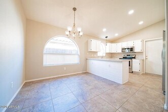 8909 W Davis Rd in Peoria, AZ - Building Photo - Building Photo