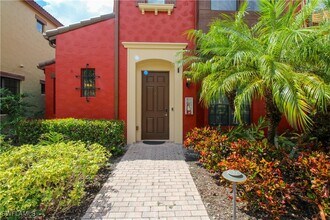 9025 Alturas St in Naples, FL - Building Photo - Building Photo