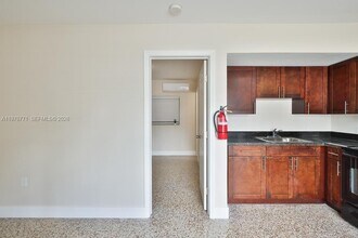 6001 NW 14th Ave in Miami, FL - Foto de edificio - Building Photo