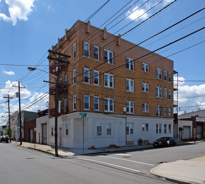 317 Jefferson St in Newark, NJ - Building Photo