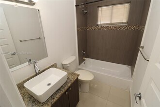 540 74th St in Miami Beach, FL - Building Photo - Building Photo