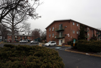 Robert Morris Apartments in Morrisville, PA - Building Photo - Building Photo