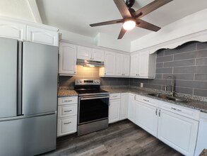 3107 37th Ave W in Bradenton, FL - Building Photo - Building Photo
