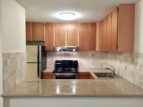 350 Aoloa St in Kailua, HI - Foto de edificio - Building Photo