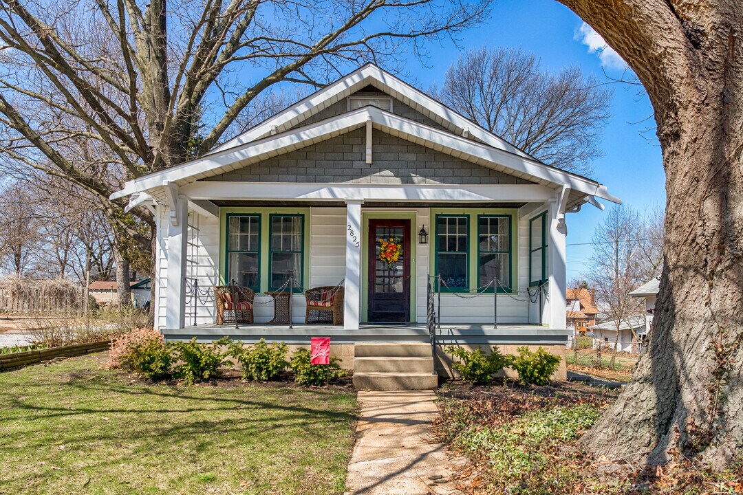2825 Burgess Ave in Maplewood, MO - Foto de edificio