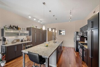 106 W Seeboth St in Milwaukee, WI - Building Photo - Building Photo