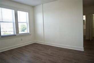 501 SW 6th Ct in Miami, FL - Foto de edificio - Building Photo