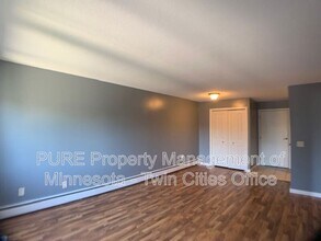 7282 72nd Ln N in Brooklyn Park, MN - Building Photo - Building Photo