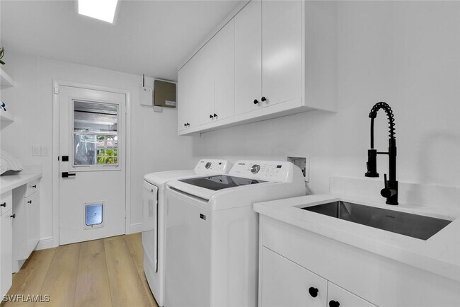 740 Park Shore Dr in Naples, FL - Building Photo - Building Photo