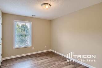 110 Melrose Creek Dr in Stockbridge, GA - Building Photo - Building Photo