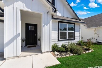 21220 Cobbles Lp in San Antonio, TX - Foto de edificio - Building Photo