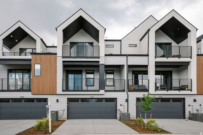 property at 2382 N Coyote Bnd Wy