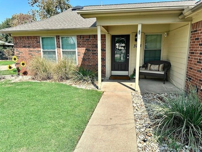 property at 3713 Lake Vista Ct