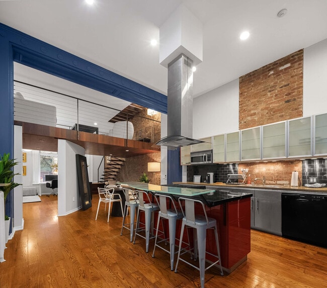 179 Sullivan St in New York, NY - Building Photo - Building Photo