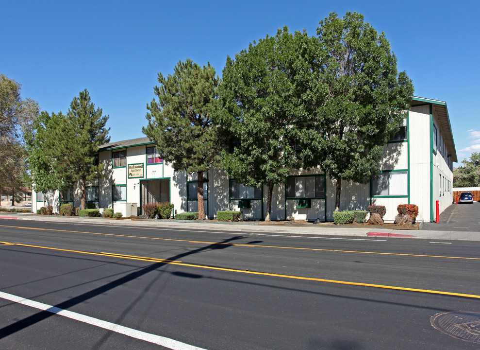 Oakwood Apartments in Reno, NV - Building Photo