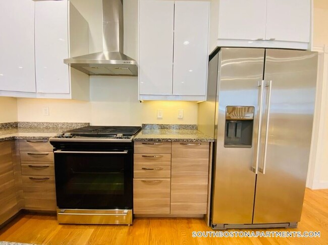 275 Dorchester Ave in Boston, MA - Building Photo - Building Photo