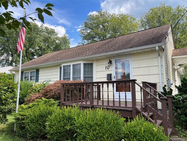 property at 10 Oak St
