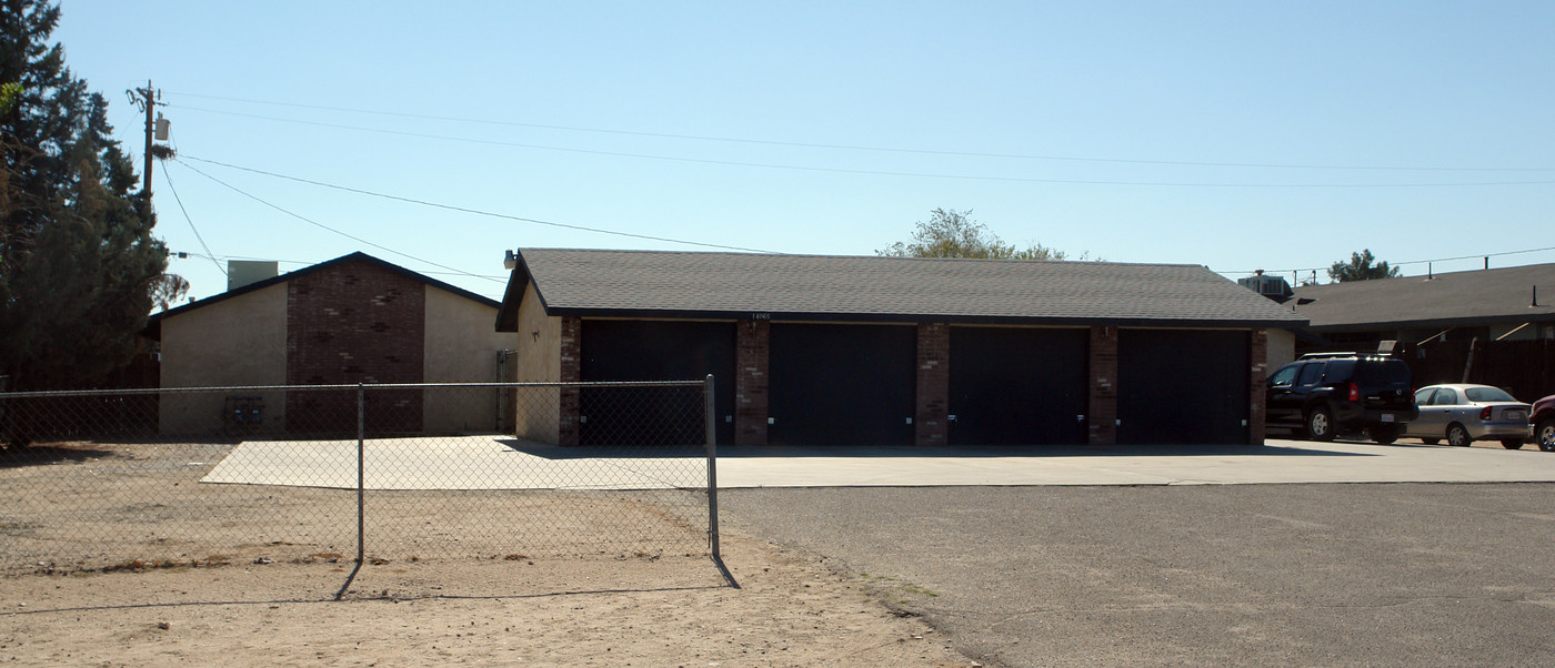 14065 Spruce St in Hesperia, CA - Building Photo