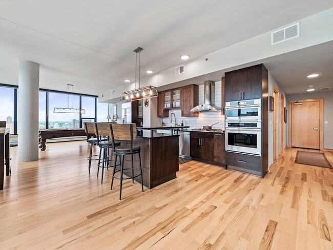 740 Portland Ave in Minneapolis, MN - Building Photo - Building Photo