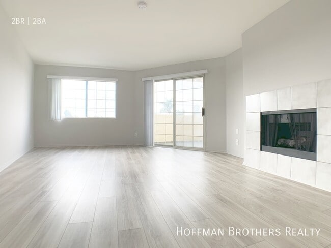 4280 Lindblade Dr, Unit 104 in Los Angeles, CA - Building Photo - Building Photo