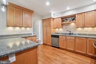 1108 Moorefield Creek Rd SW in Vienna, VA - Building Photo - Building Photo
