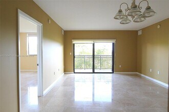3530 SW 22nd St, Unit 505 in Miami, FL - Building Photo - Building Photo