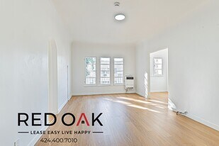 706 N St Andrews Pl, Unit 206 in Los Angeles, CA - Building Photo