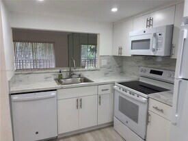 11291 SW 88th St in Miami, FL - Building Photo