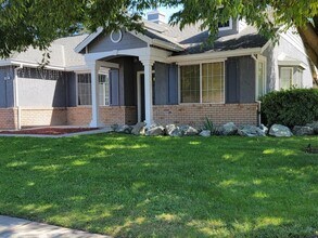 692 W Springer Dr in Turlock, CA - Building Photo - Building Photo