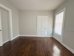 552 Dixwell Ave, Unit 1 in New Haven, CT - Building Photo - Building Photo